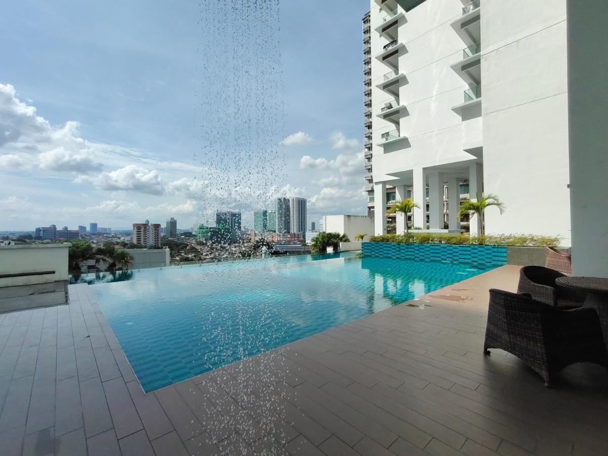 Glex Homes, Pinnacle Tower Johor Bahru Exteriör bild